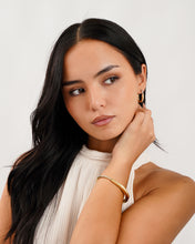 Load image into Gallery viewer, Verrou Bangle in Yellow Gold