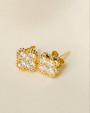 Load image into Gallery viewer, Diamond Clover Earrings