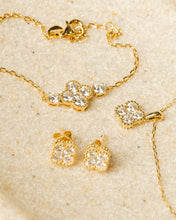 Load image into Gallery viewer, Diamond Clover Pendant and Chain Necklace