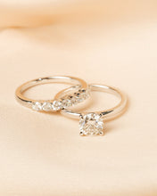 Load image into Gallery viewer, Signature Diamond Round Brilliant Engagement Ring