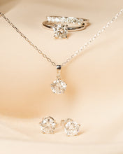 Load image into Gallery viewer, Essential Diamond Round Solitaire Earrings