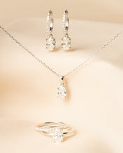 Load image into Gallery viewer, Essential Diamond Solitaire Oval Brilliant Pendant and Chain Necklace