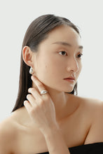 Load image into Gallery viewer, White Dome Ring
