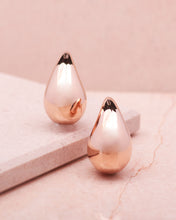Load image into Gallery viewer, Waterdrop Earrings in Rose Gold
