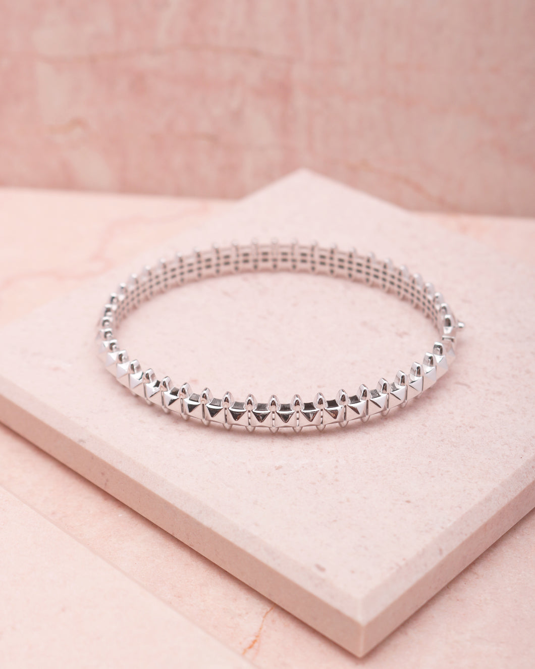 Chiara Bangle in White Gold