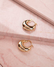 Load image into Gallery viewer, Crescent Earrings (Small)
