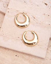 Load image into Gallery viewer, Crescent Earrings
