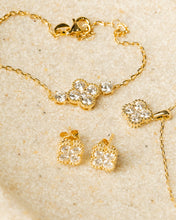 Load image into Gallery viewer, Diamond Clover Bracelet with Side Stones
