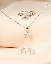 Load image into Gallery viewer, Essential Diamond Round Solitaire Earrings
