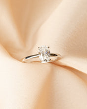 Load image into Gallery viewer, Signature Diamond Oval Brilliant Engagement Ring
