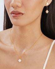 Load image into Gallery viewer, Clover Pendant
