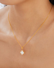 Load image into Gallery viewer, Clover Pendant
