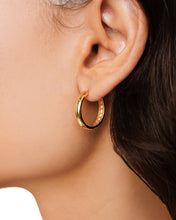 Load image into Gallery viewer, Lila Hoop Earrings
