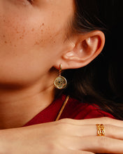 Load image into Gallery viewer, Linnea Earrings
