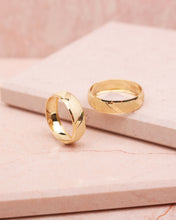 Load image into Gallery viewer, Wedding Band (Matte with Diagonal Design)
