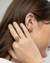 Load image into Gallery viewer, Flower Ring
