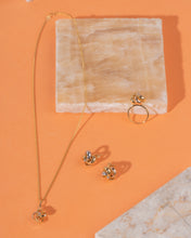 Load image into Gallery viewer, Flower Ring
