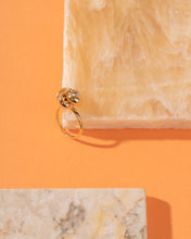 Load image into Gallery viewer, Flower Ring
